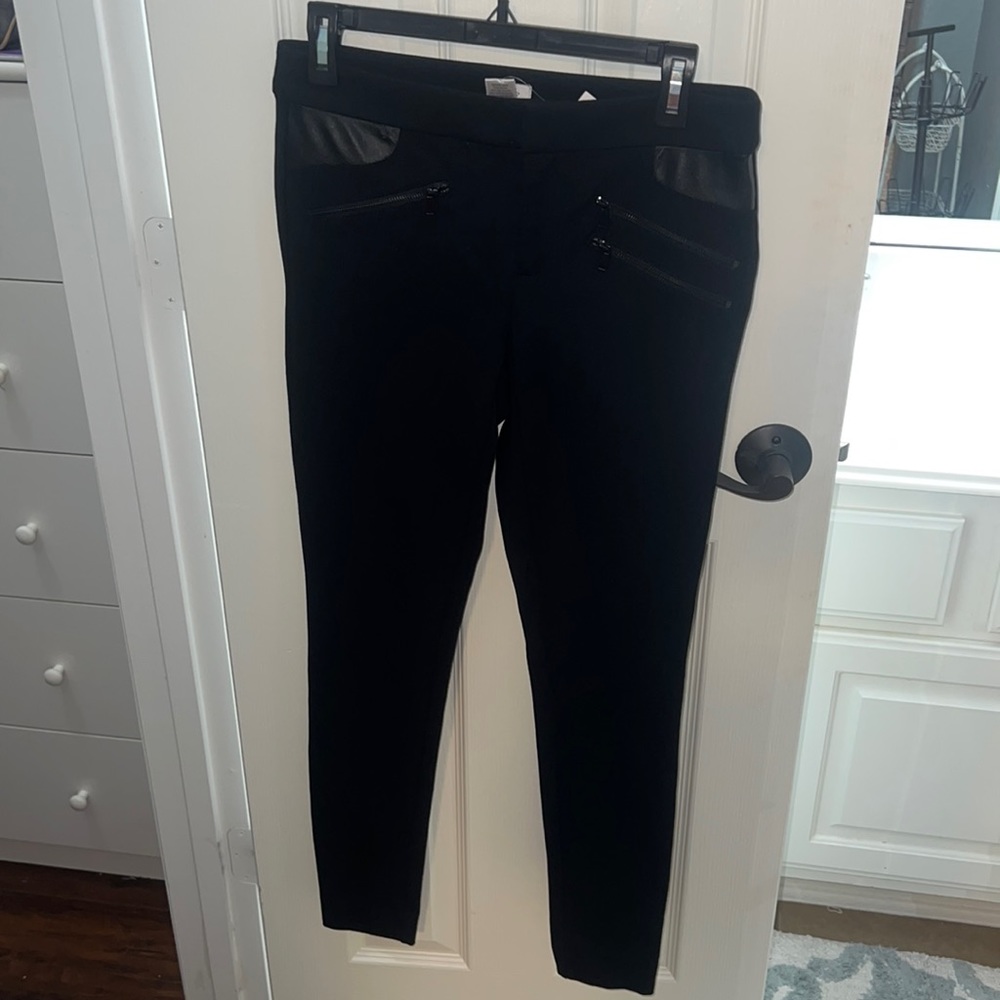 Caché Black Pants with Leather and zipper detail